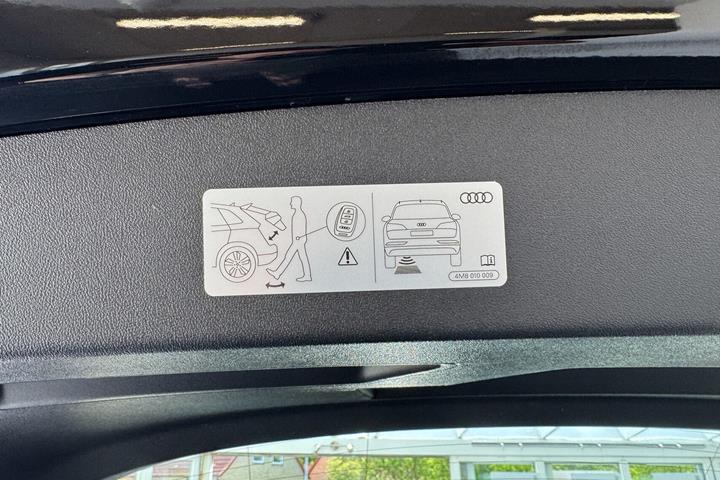 Sort Audi Q4 fra 2025