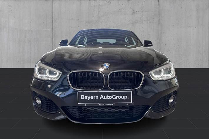 Sort BMW 118i fra 2019