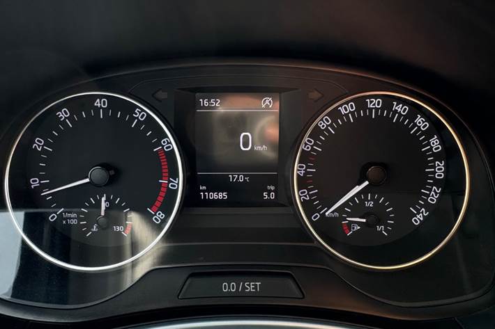 Beige Skoda Fabia fra 2017