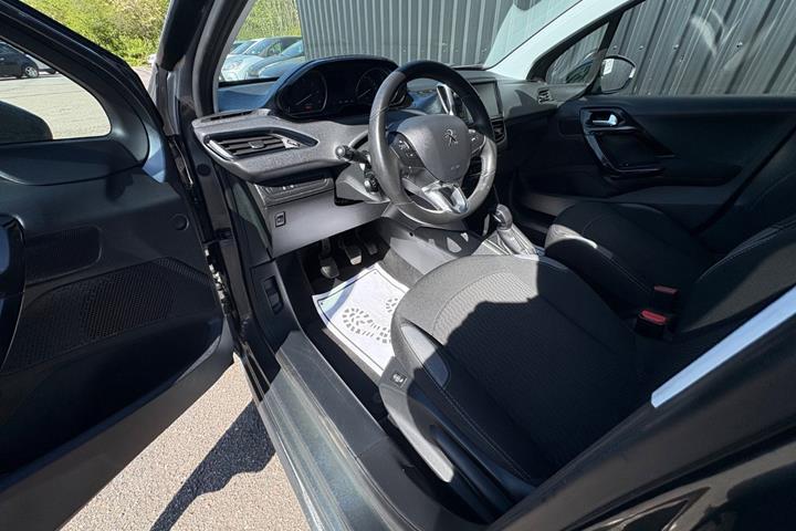 undefined Peugeot 208 fra 2016