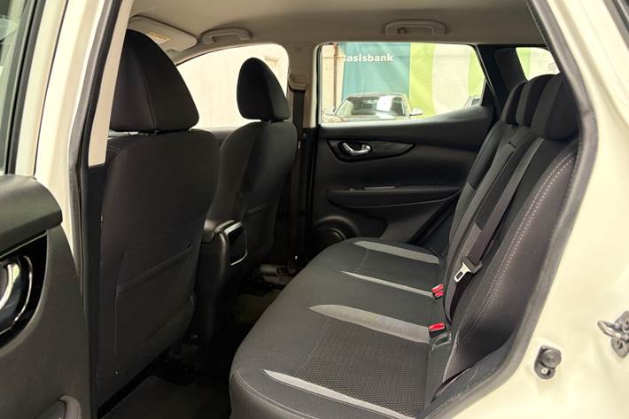 Hvid Nissan Qashqai fra 2020