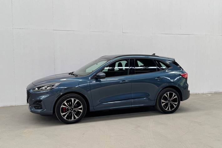 Blå Ford Kuga fra 2020