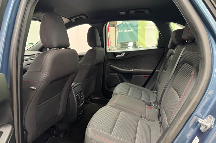 Blå Ford Kuga fra 2020