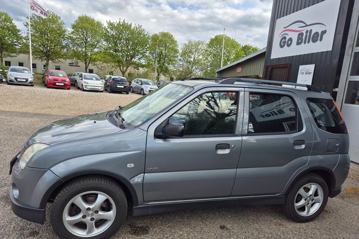 Grøn Suzuki Ignis fra 2006