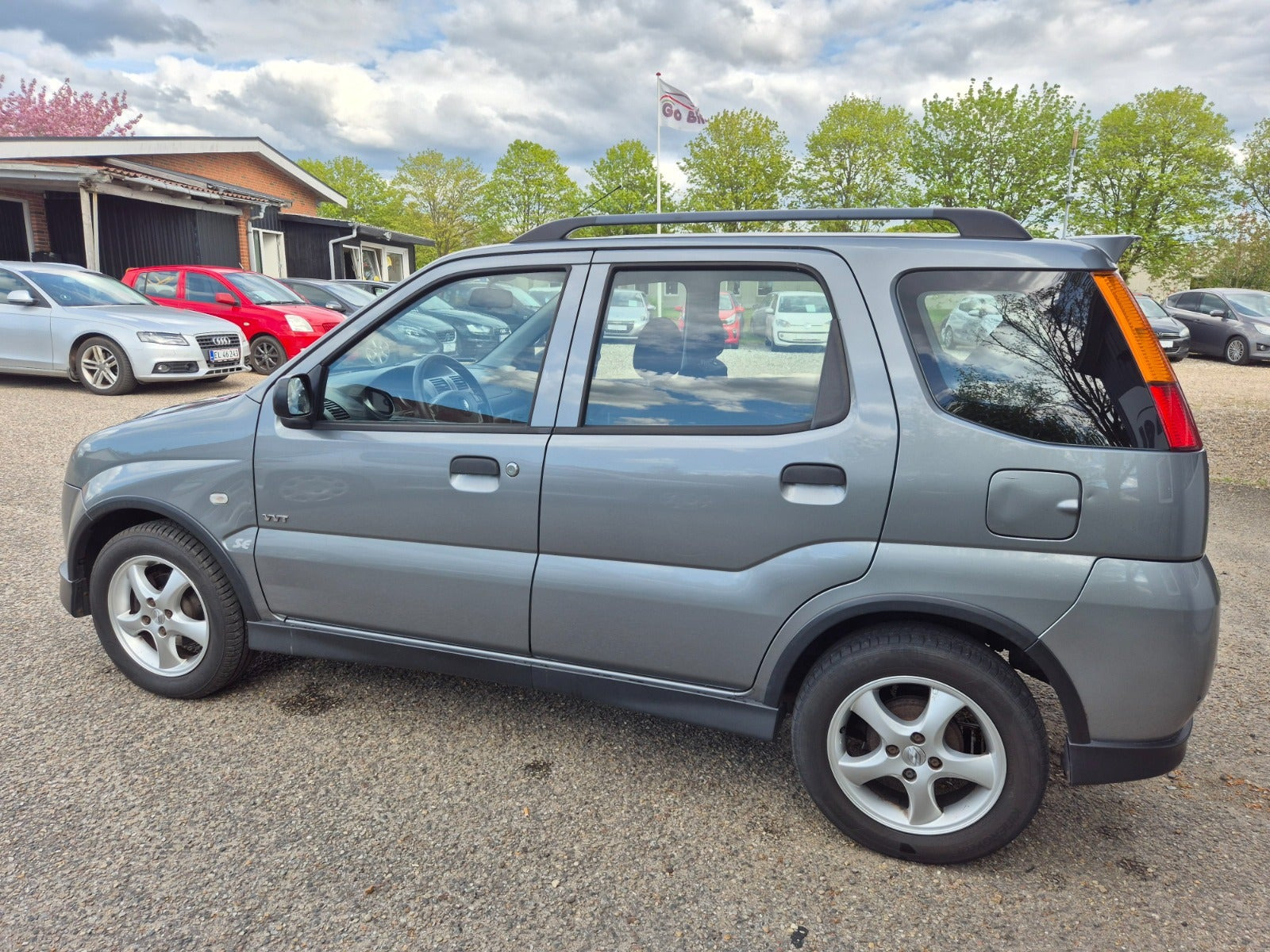 Grøn Suzuki Ignis fra 2006