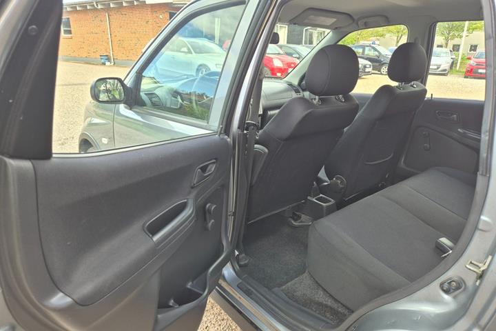 Grøn Suzuki Ignis fra 2006