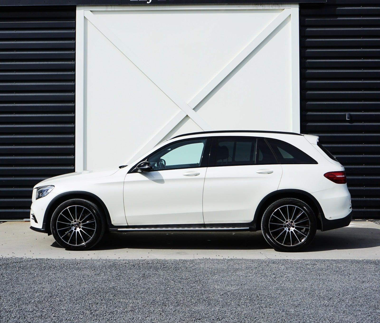 Hvid Mercedes GLC250 d fra 2017