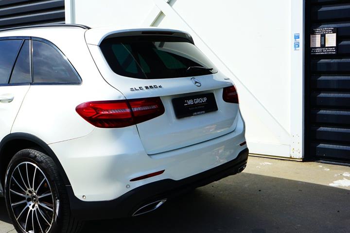 Hvid Mercedes GLC250 d fra 2017