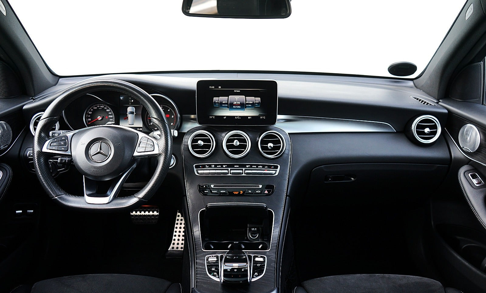 Hvid Mercedes GLC250 d fra 2017