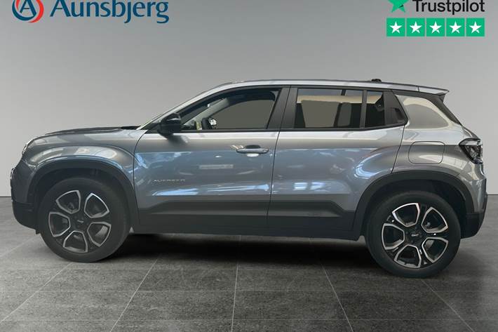 Grå Jeep Avenger fra 2025