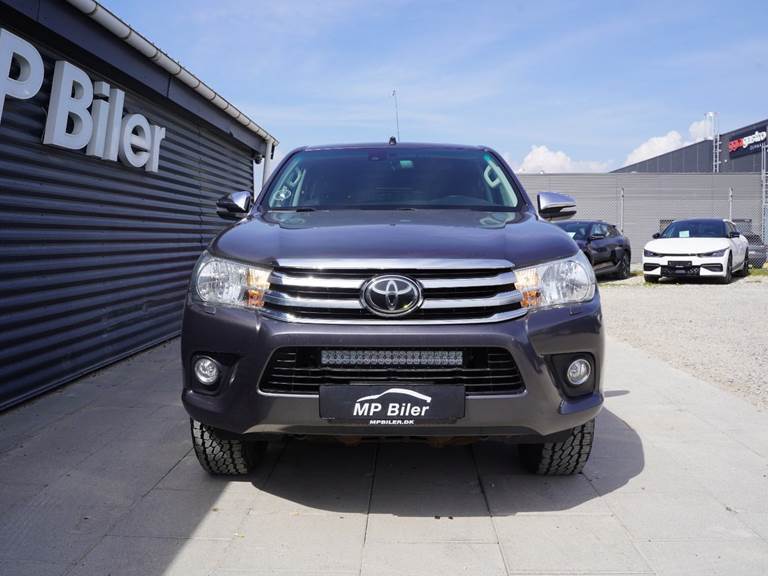 Toyota HiLux 2,4 D-4D 150 T3 Db.Kab aut. 4x4