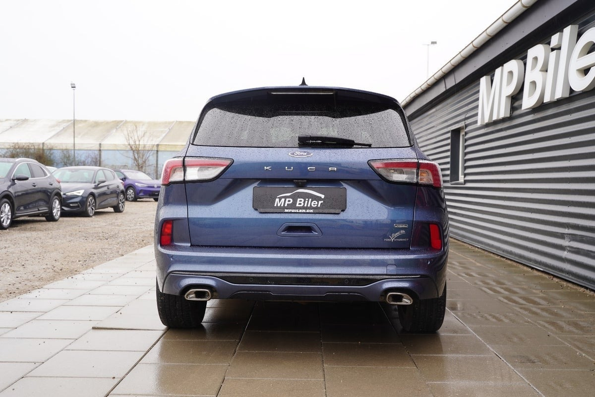 Blå Ford Kuga fra 2020