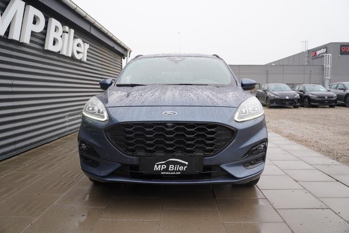 Blå Ford Kuga fra 2020