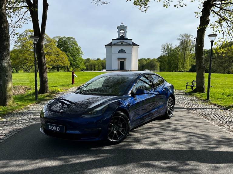 Tesla Model 3 Long Range AWD