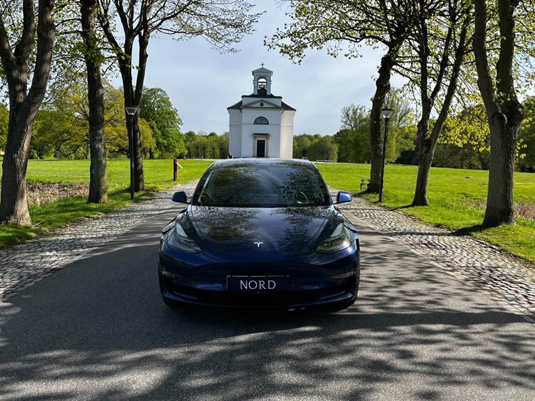 Tesla Model 3 Long Range AWD