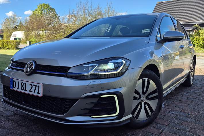 Sølv VW Golf VII fra 2017