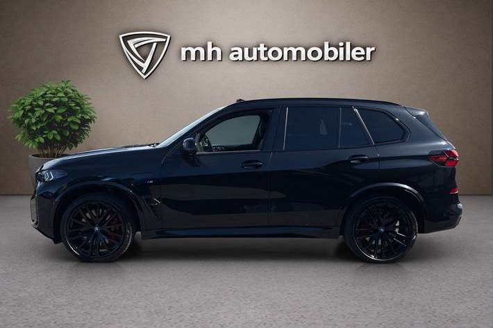 Sort BMW X5 fra 2023