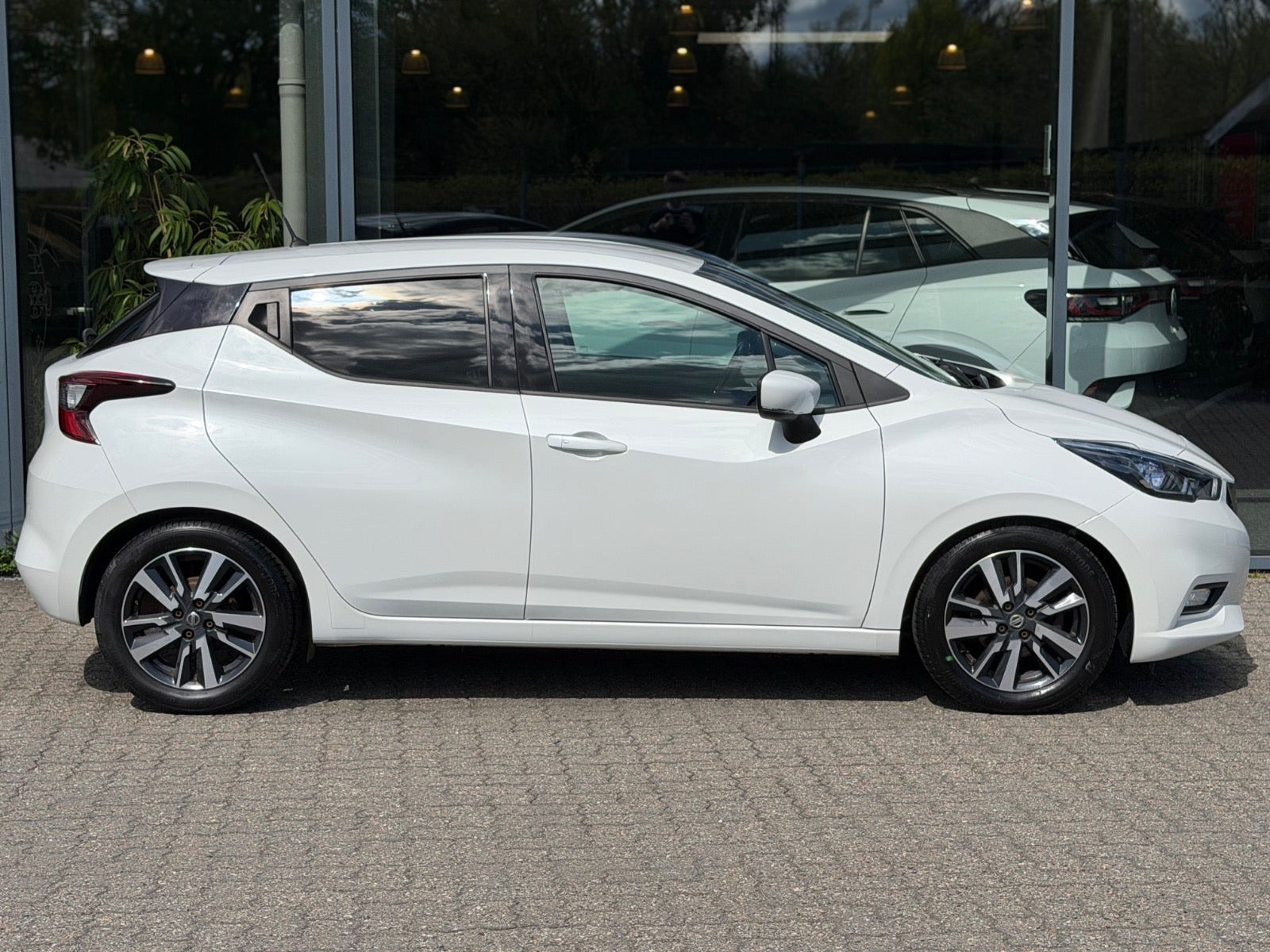 Hvid Nissan Micra fra 2019