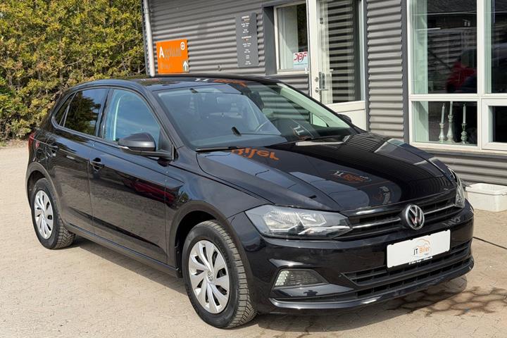 Sort VW Polo fra 2019 set udefra