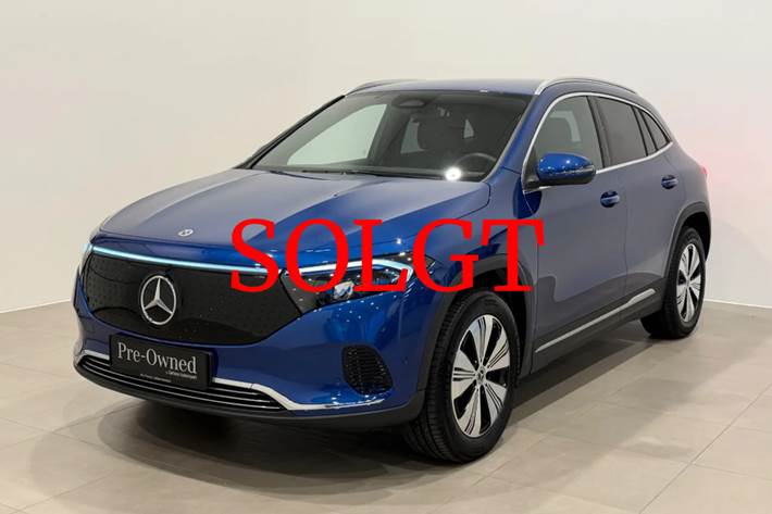 Blå Mercedes EQA300 fra 2025 set udefra