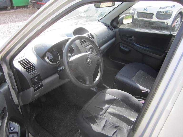 Suzuki Ignis 1,5 GL 99HK 5d