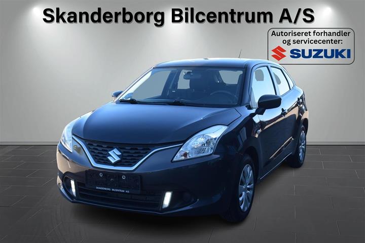 Grå Suzuki Baleno fra 2020 set udefra