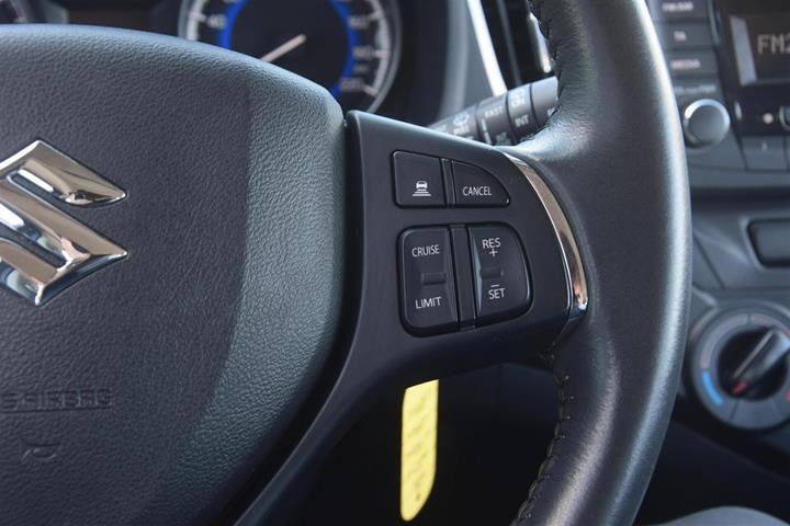 Grå Suzuki Baleno fra 2020