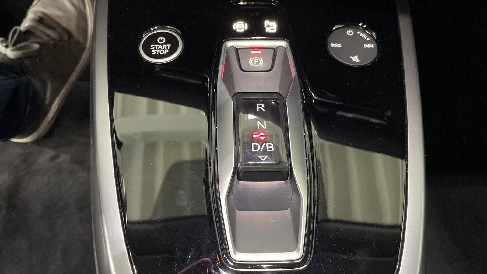 Sort Audi Q4 e-tron fra 2025
