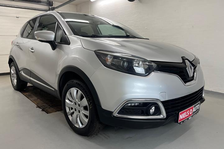 Sølv Renault Captur fra 2015