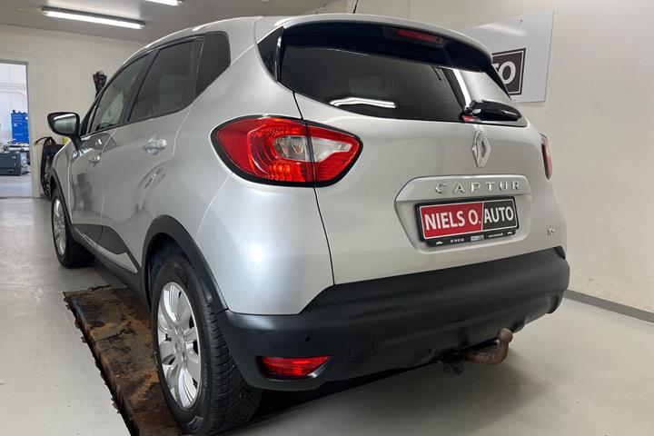 Sølv Renault Captur fra 2015