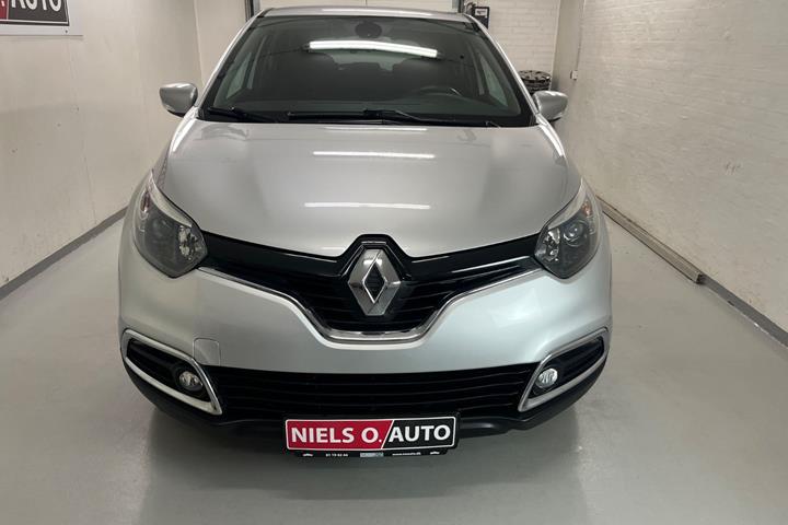 Sølv Renault Captur fra 2015