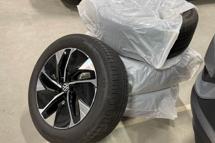 Grå VW ID.4 fra 2023