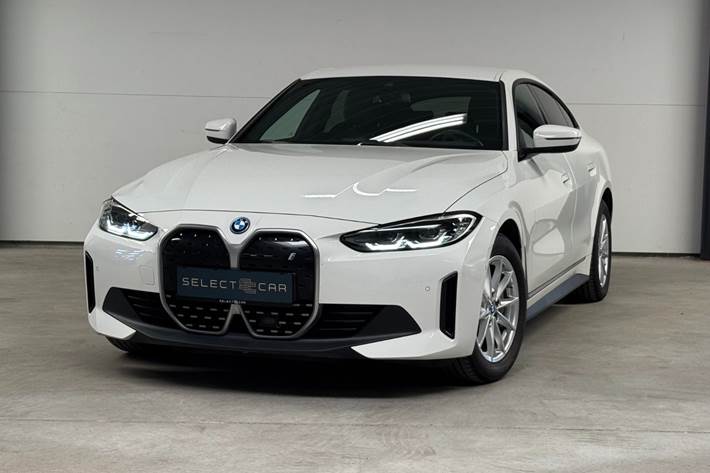 Hvid BMW i4 fra 2022