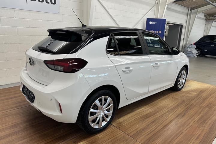 Hvid Opel Corsa fra 2021