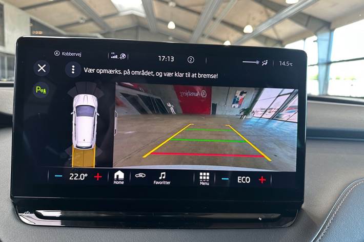 Hvid Skoda Enyaq fra 2022