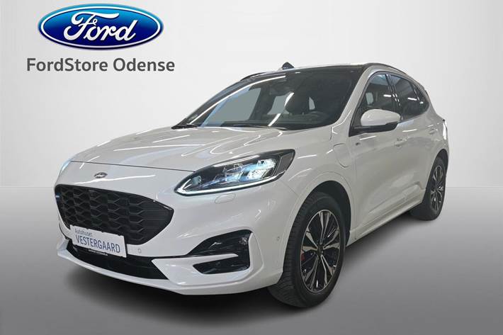 Hvid Ford Kuga fra 2022 set udefra