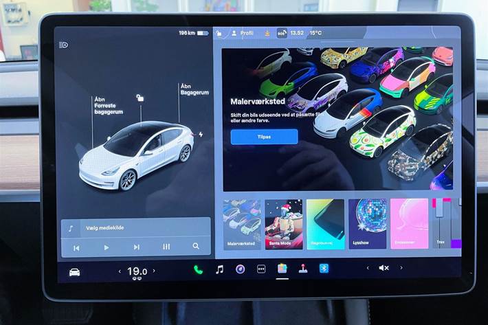 Hvid Tesla Model 3 fra 2021