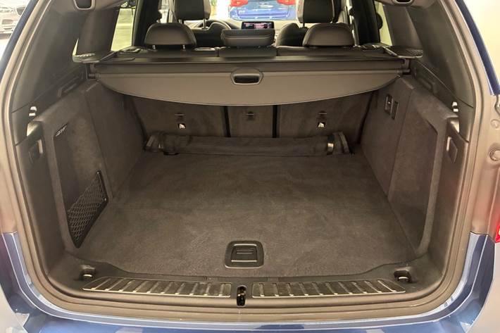 Blå BMW iX3 fra 2021