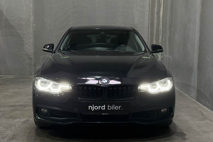 undefined BMW 318i fra 2016 set udefra