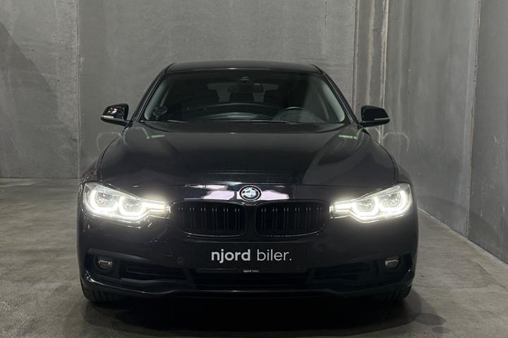 undefined BMW 318i fra 2016 set udefra