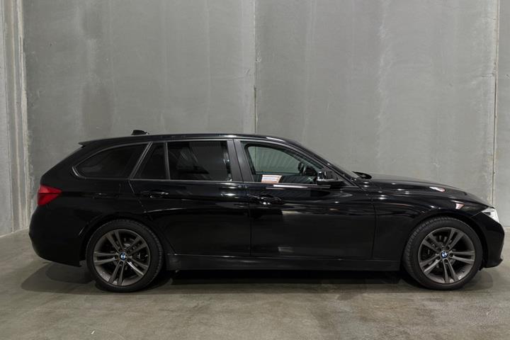 undefined BMW 318i fra 2016 set udefra