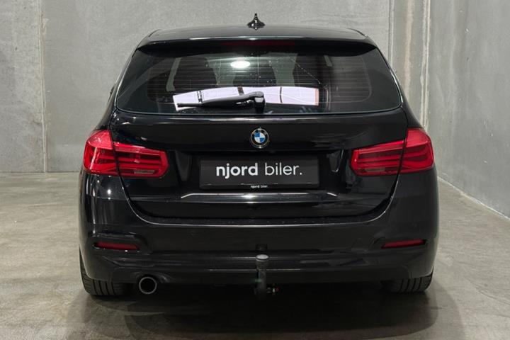 undefined BMW 318i fra 2016 set udefra