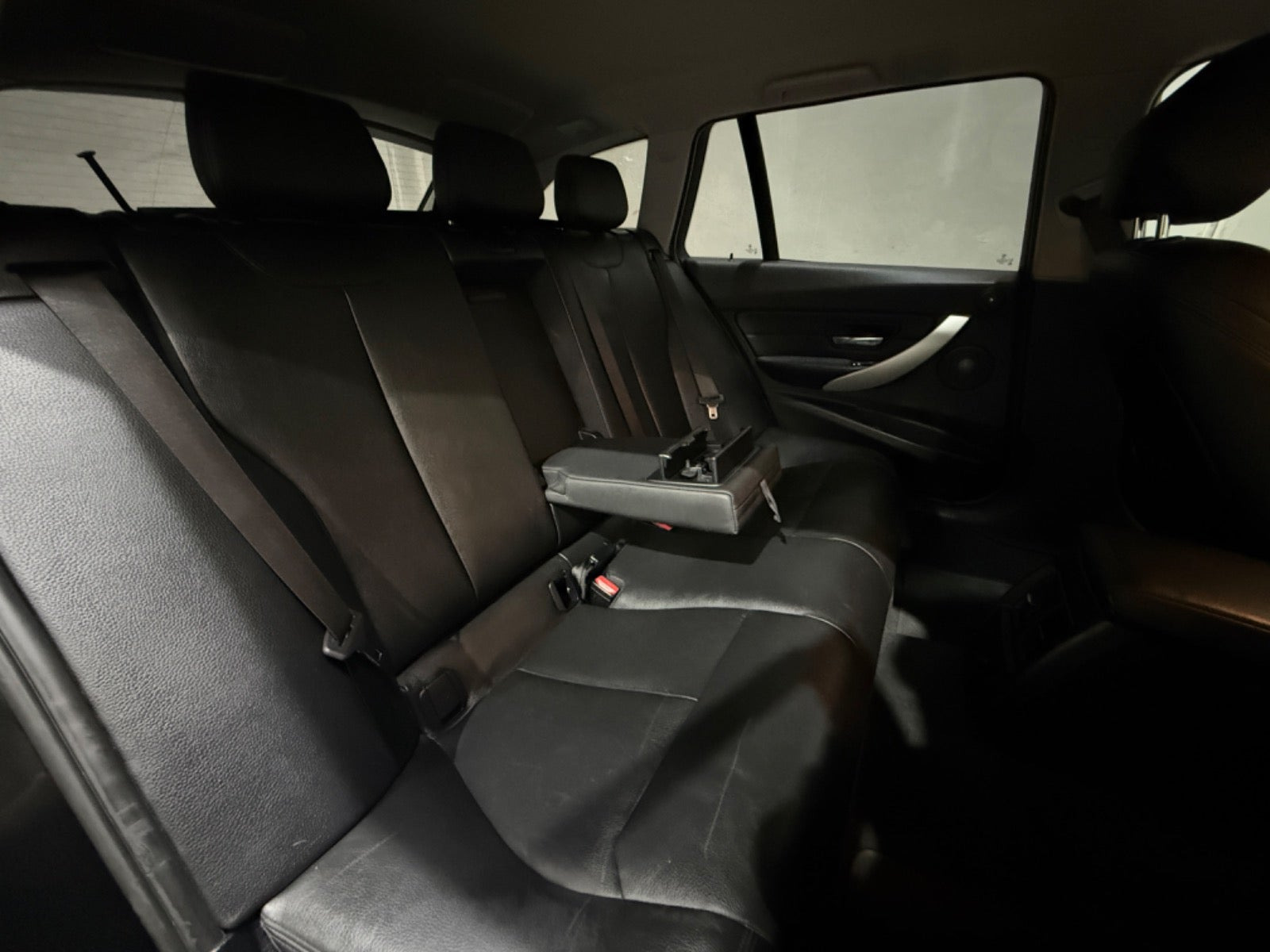 undefined BMW 318i fra 2016