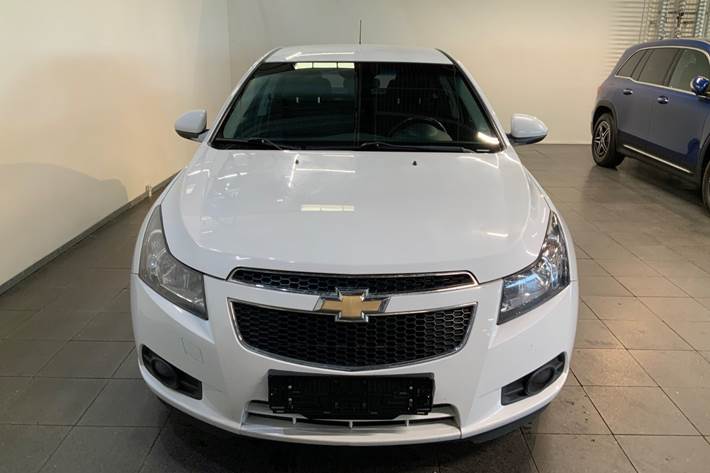 Hvid Chevrolet Cruze fra 2012