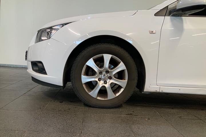 Hvid Chevrolet Cruze fra 2012