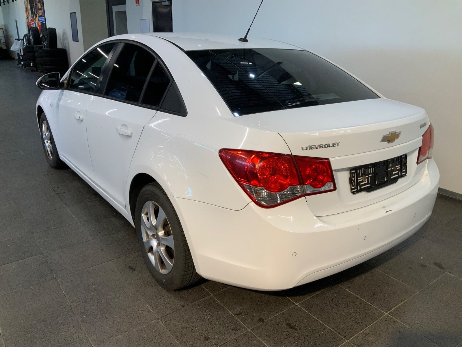 Hvid Chevrolet Cruze fra 2012