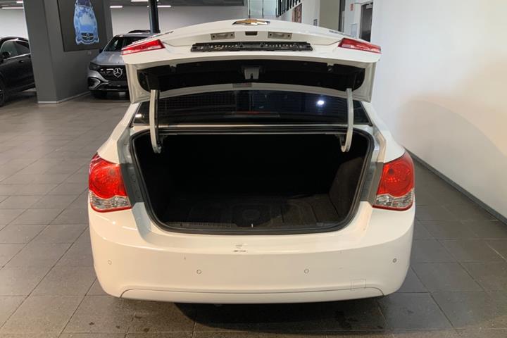 Hvid Chevrolet Cruze fra 2012