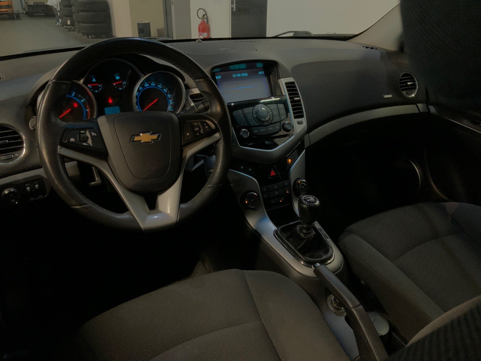 Hvid Chevrolet Cruze fra 2012