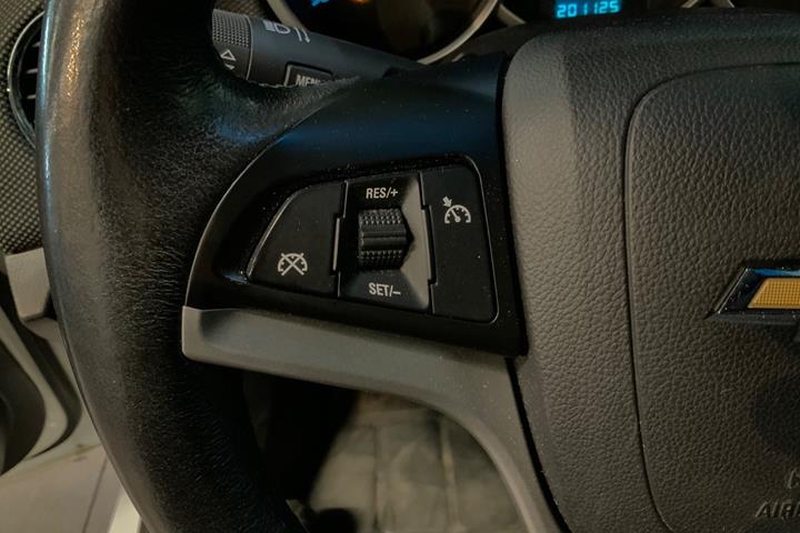 Hvid Chevrolet Cruze fra 2012