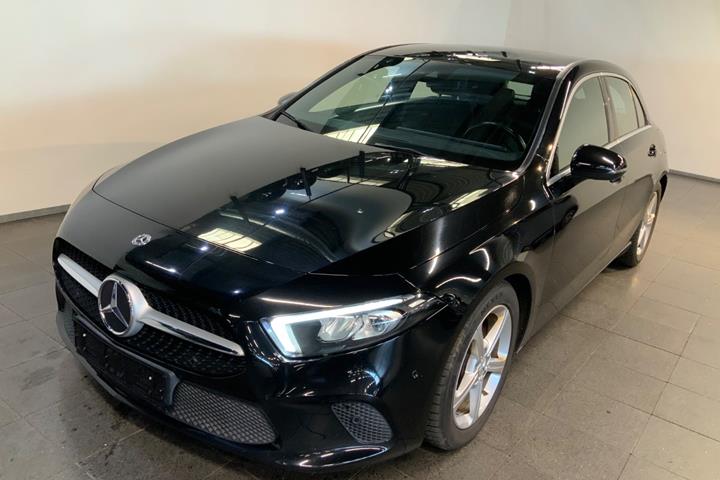 Sort Mercedes A200 d fra 2020 set udefra